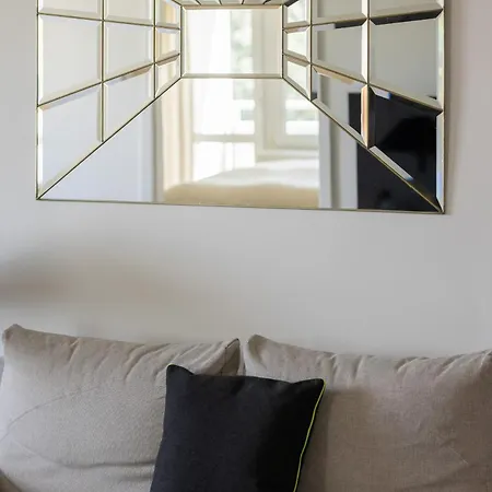 Apartment Bright Two-bedroom By Rent Like *