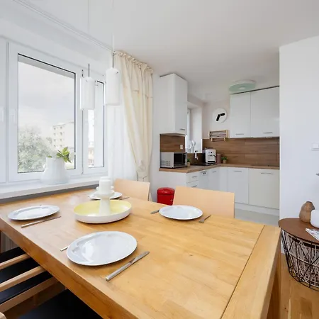 Daire Bright Two-bedroom By Renters Varşova