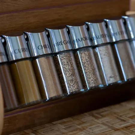 Bright Two-bedroom By Renters Apartment