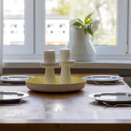 Bright Two-bedroom By Renters