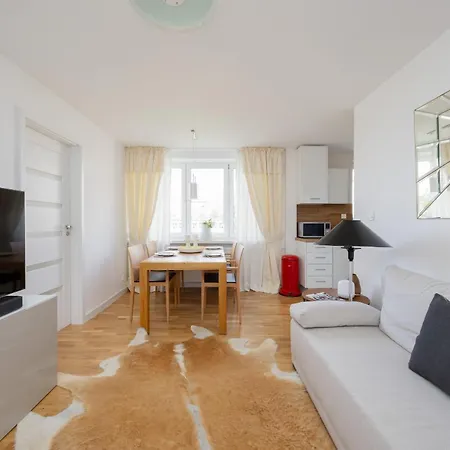 Apartment Bright Two-bedroom By Renters *