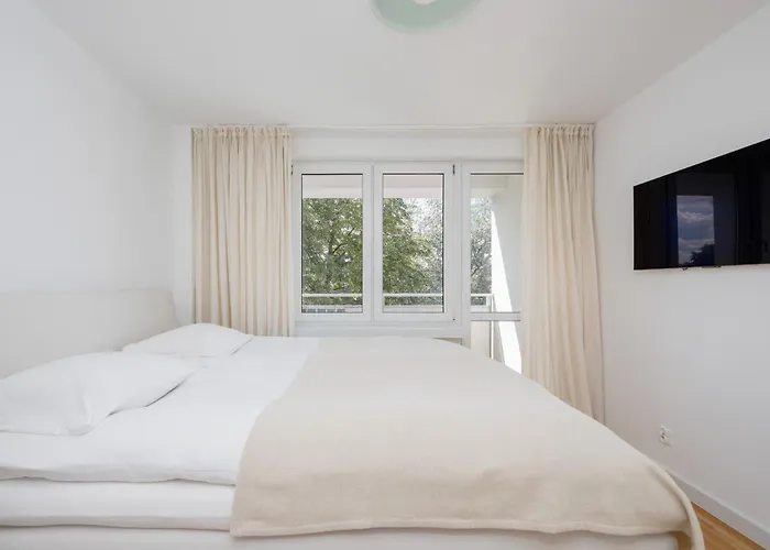 Bright Two-bedroom By Renters Apartament Warszawa