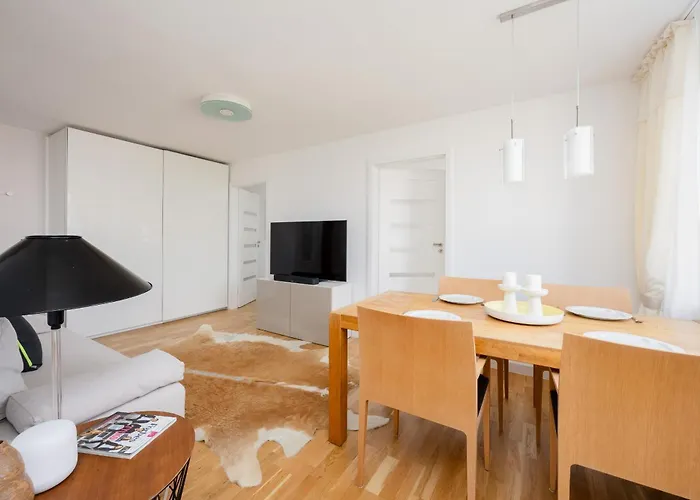 Bright Two-bedroom By Renters * Warsaw