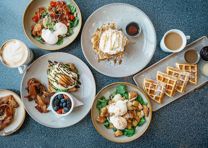 Bright Two-bedroom By Renters Apartament