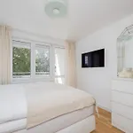 Bright Two-bedroom By Renters Warschau