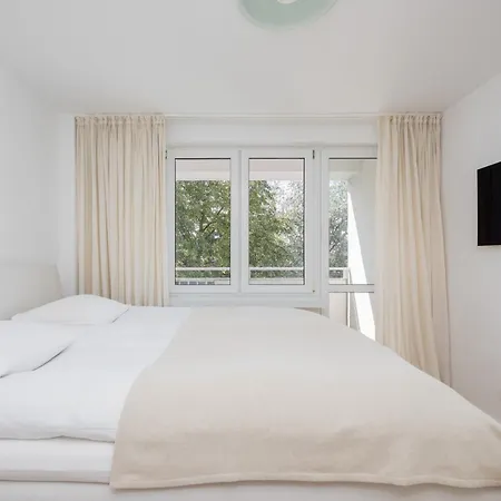 Bright Two-bedroom By Renters Apartment Warschau