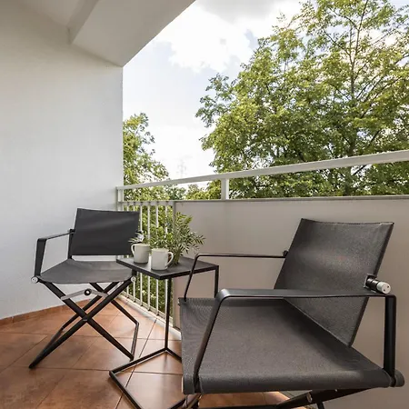Apartment Bright Two-bedroom By Renters Warschau